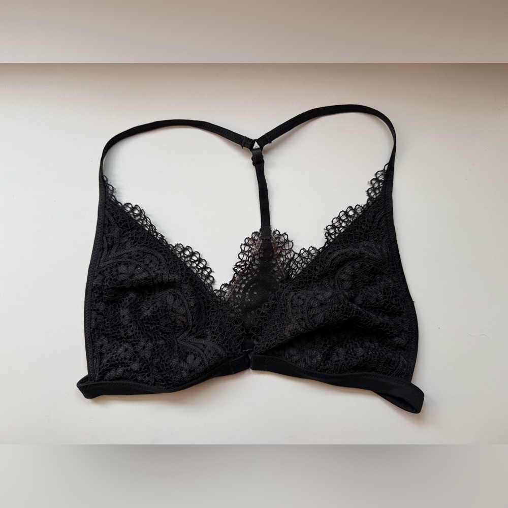 Victoria's Secret Front-Close Bralette Crochet Lace Size Small
